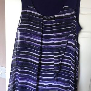 Sleeveless top for women’s